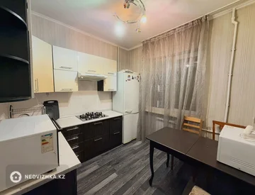 1-комнатная квартира, этаж 6 из 9, 40 м², На длительный срок, миниатюра 1