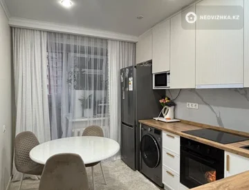 2-комнатная квартира, этаж 8 из 9, 50 м², миниатюра 2