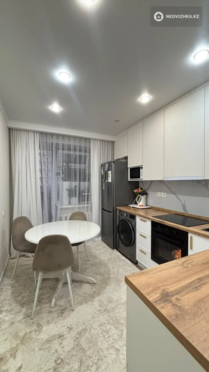 2-комнатная квартира, этаж 8 из 9, 50 м², фотография 2
