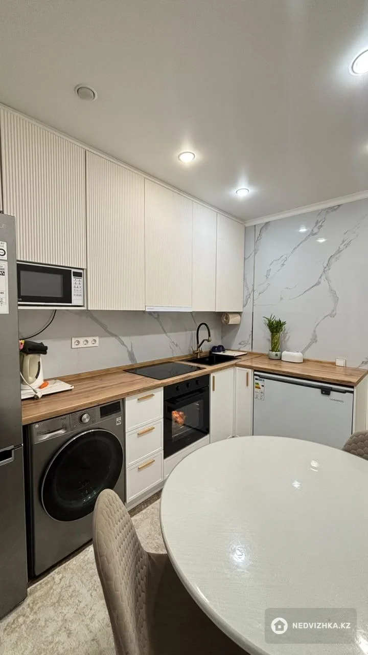 2-комнатная квартира, этаж 8 из 9, 50 м², фотография 5