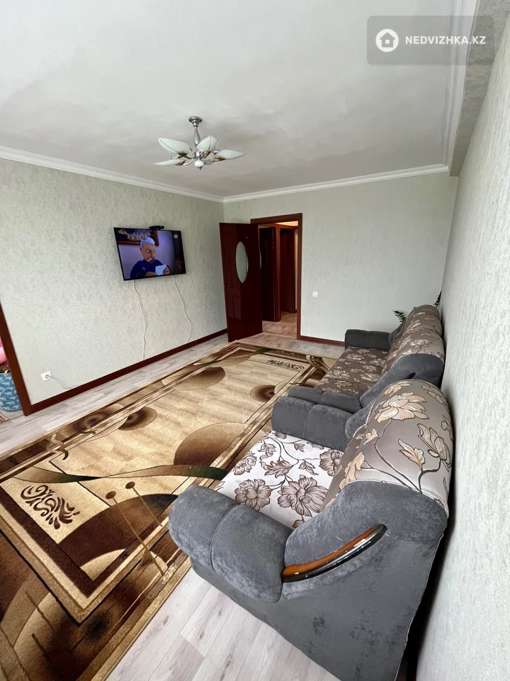 4-комнатная квартира, этаж 4 из 5, 58 м², фотография 4