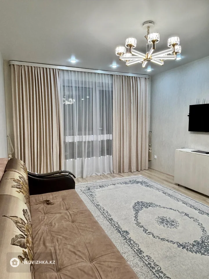 3-комнатная квартира, этаж 4 из 9, 80 м², фотография 4