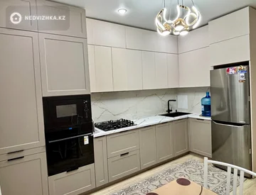 3-комнатная квартира, этаж 4 из 9, 80 м², миниатюра 8