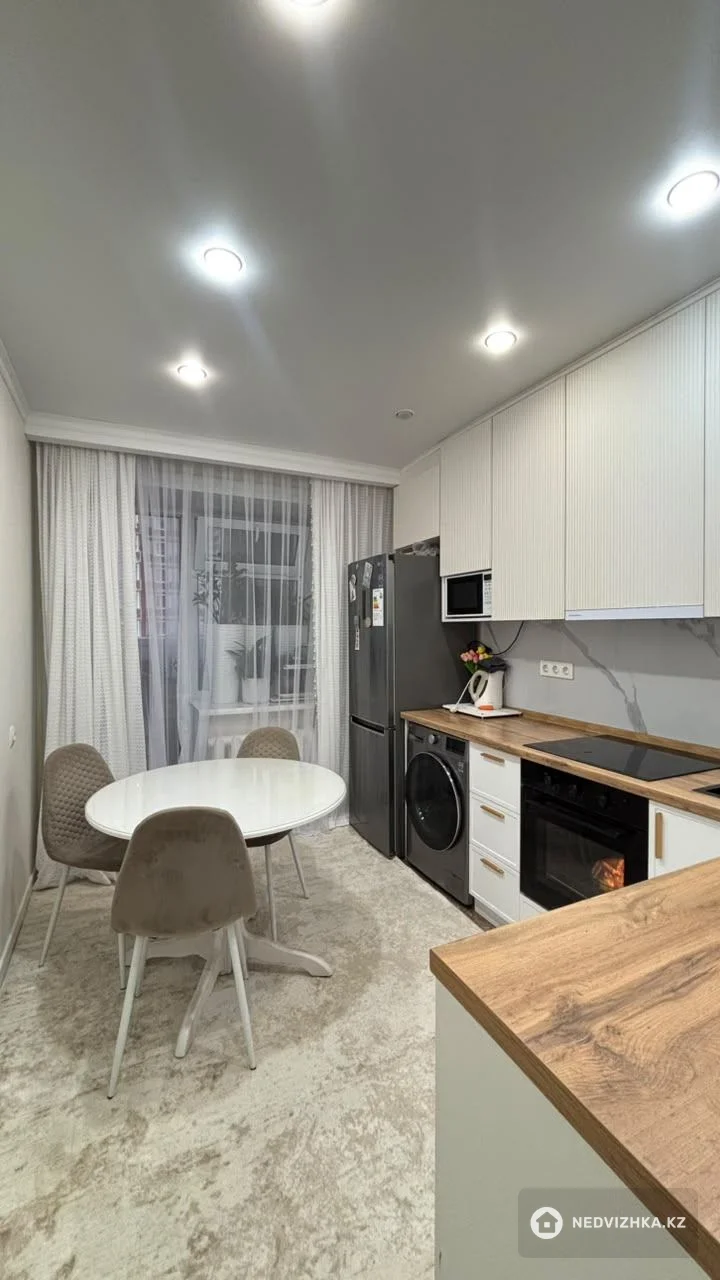 2-комнатная квартира, этаж 8 из 9, 50 м², фотография 2