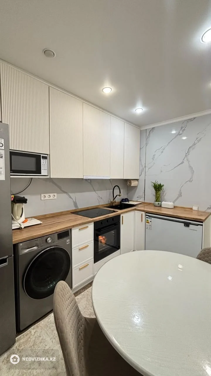 2-комнатная квартира, этаж 8 из 9, 50 м², фотография 5