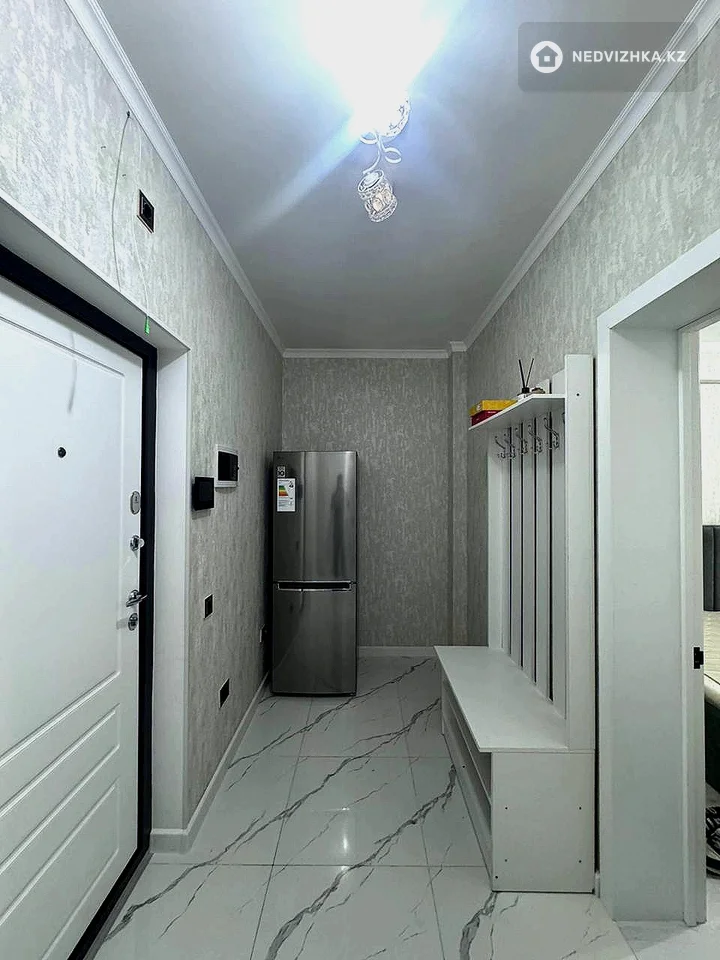 2-комнатная квартира, этаж 10 из 13, 60 м², На длительный срок