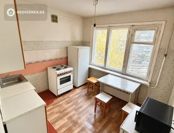 4-комнатная квартира, этаж 3 из 5, 82 м², миниатюра 2