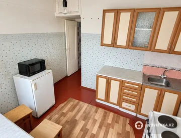 4-комнатная квартира, этаж 3 из 5, 82 м², миниатюра 1