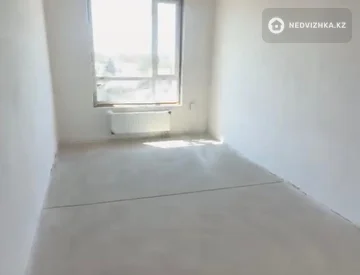 2-комнатная квартира, этаж 4 из 9, 42 м², миниатюра 2