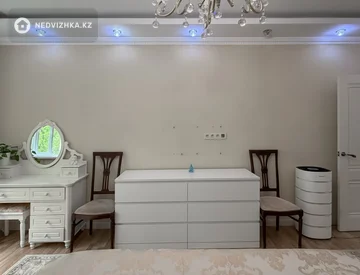 2-комнатная квартира, этаж 3 из 5, 74 м², миниатюра 12