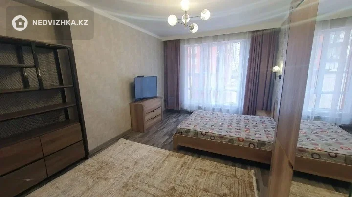 2-комнатная квартира, этаж 2 из 18, 54 м², На длительный срок, фотография 3