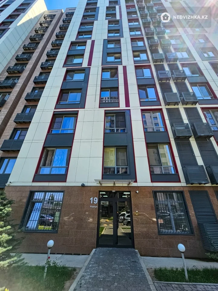 2-комнатная квартира, этаж 10 из 13, 47 м², фотография 4
