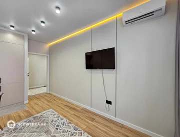 2-комнатная квартира, этаж 10 из 13, 47 м², миниатюра 9
