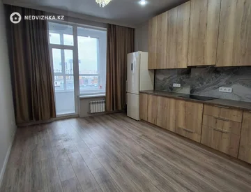 2-комнатная квартира, этаж 8 из 18, 76 м², миниатюра 3