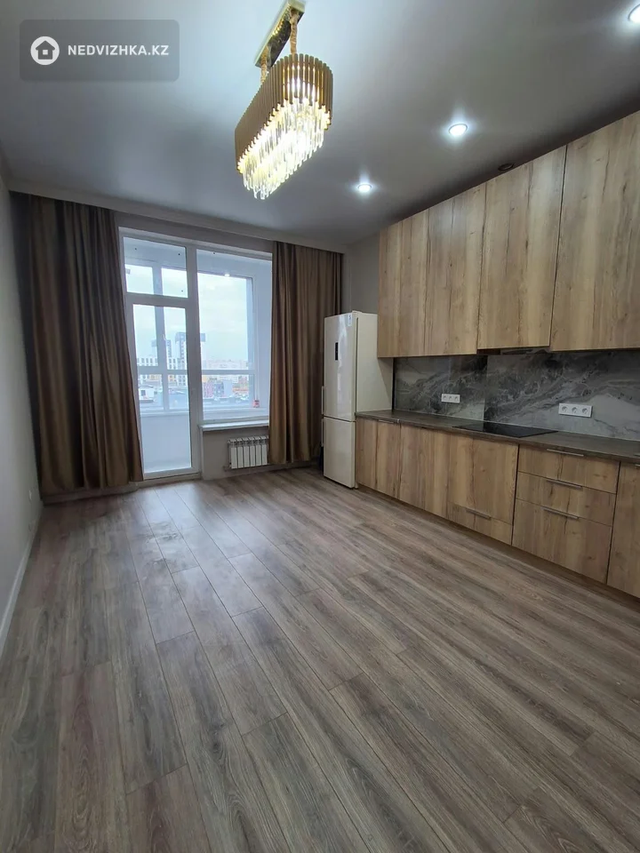 2-комнатная квартира, этаж 8 из 18, 76 м², фотография 3