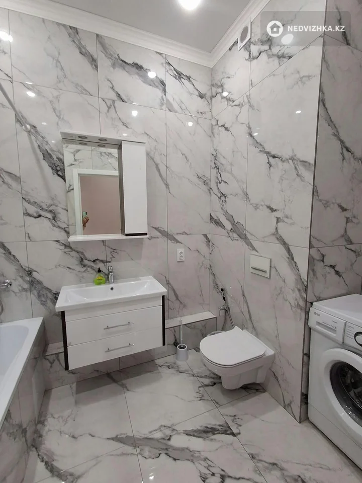 2-комнатная квартира, этаж 8 из 18, 76 м², фотография 2