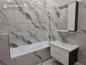 2-комнатная квартира, этаж 8 из 18, 76 м², миниатюра 10
