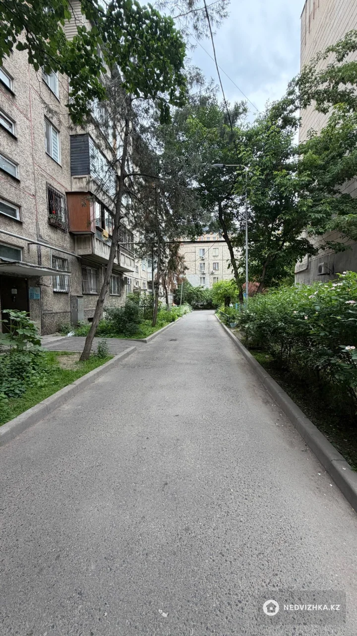 3-комнатная квартира, этаж 3 из 5, 54 м², фотография 2