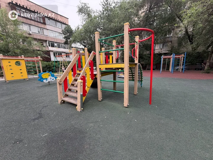 3-комнатная квартира, этаж 3 из 5, 54 м², фотография 3
