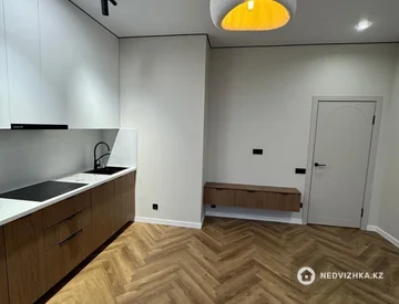 2-комнатная квартира, этаж 10 из 12, 49 м², миниатюра 1
