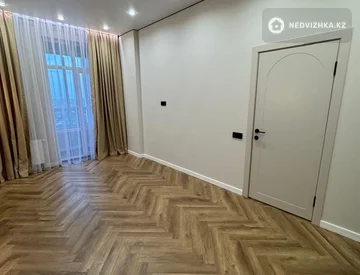 2-комнатная квартира, этаж 10 из 12, 49 м², миниатюра 2