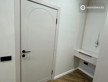 2-комнатная квартира, этаж 10 из 12, 49 м², миниатюра 4
