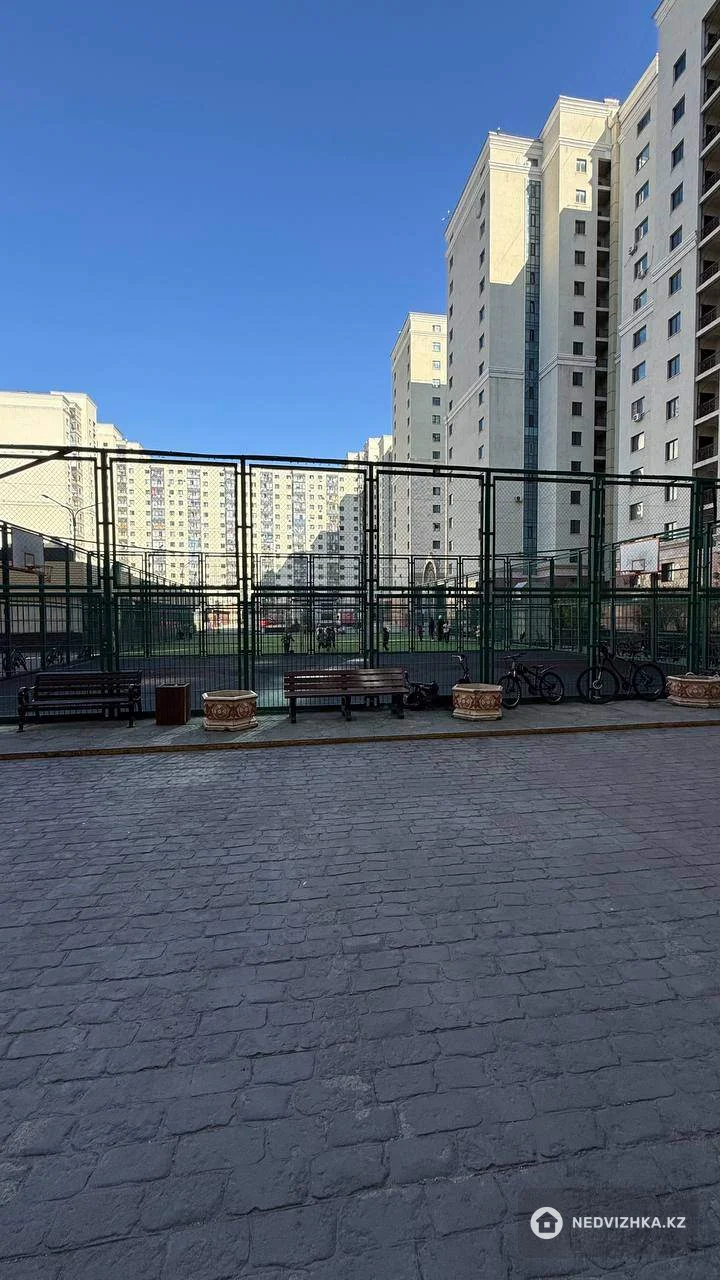 4-комнатная квартира, этаж 8 из 12, 110 м², фотография 4