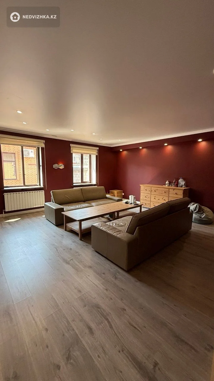 7-комнатный дом, 30 соток, 1 400 м², фотография 3