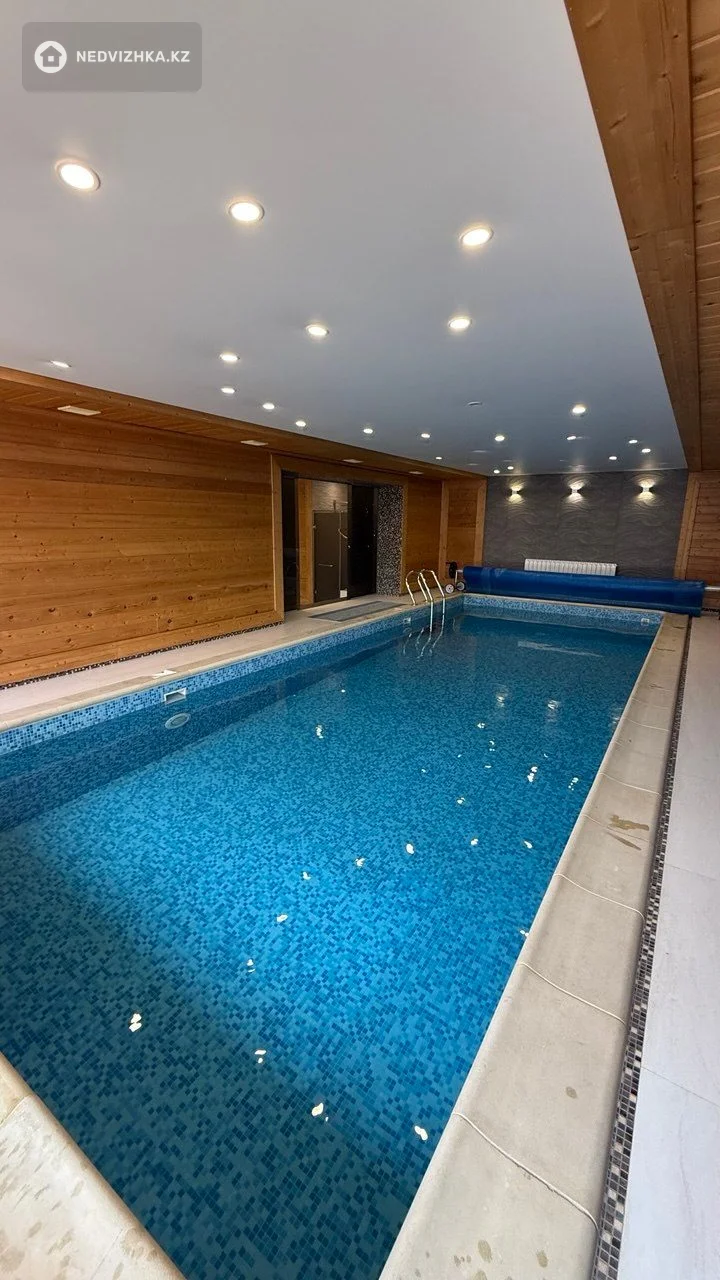 7-комнатный дом, 30 соток, 1 400 м², фотография 2