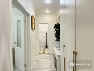 2-комнатная квартира, этаж 8 из 9, 50 м², миниатюра 1