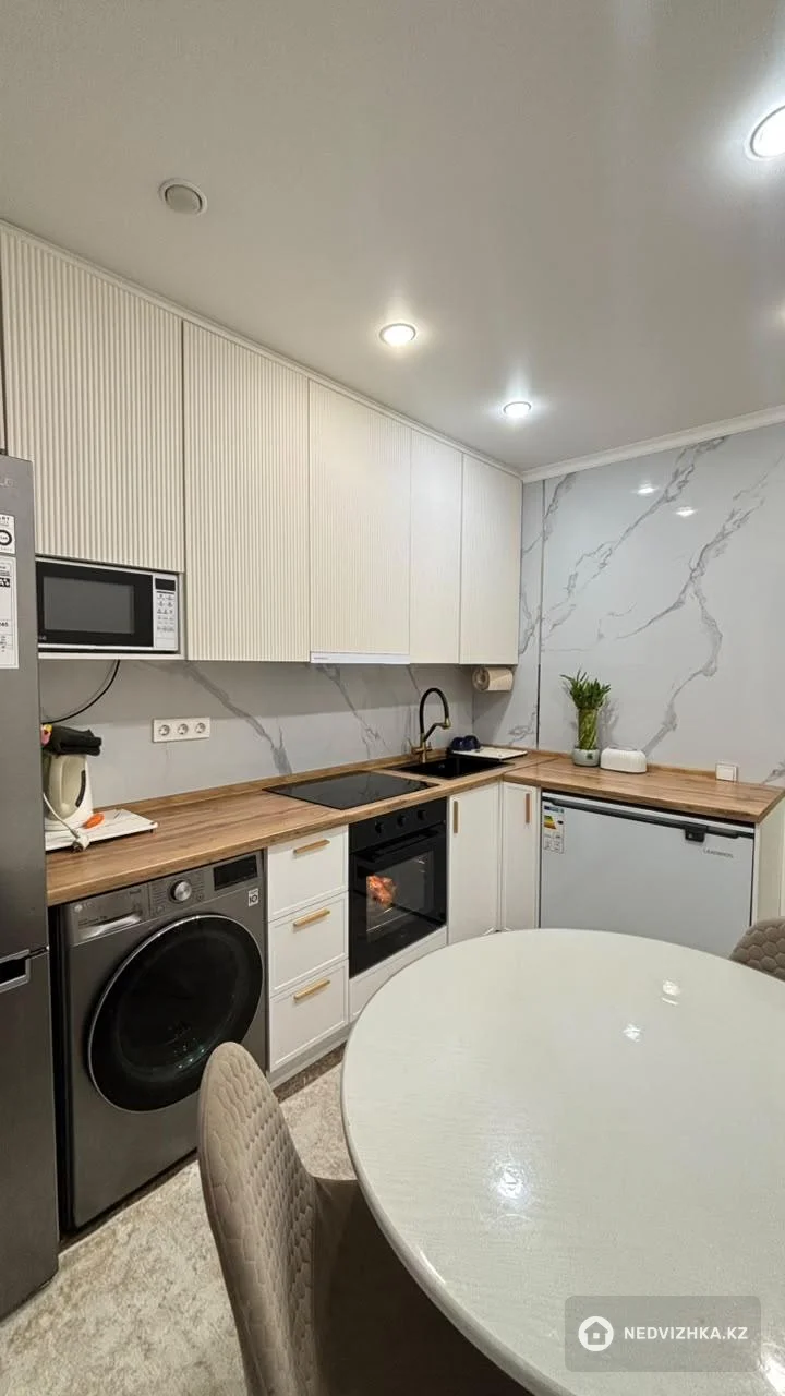 2-комнатная квартира, этаж 8 из 9, 50 м², фотография 5