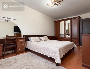 3-комнатная квартира, этаж 4 из 5, 74 м², миниатюра 5