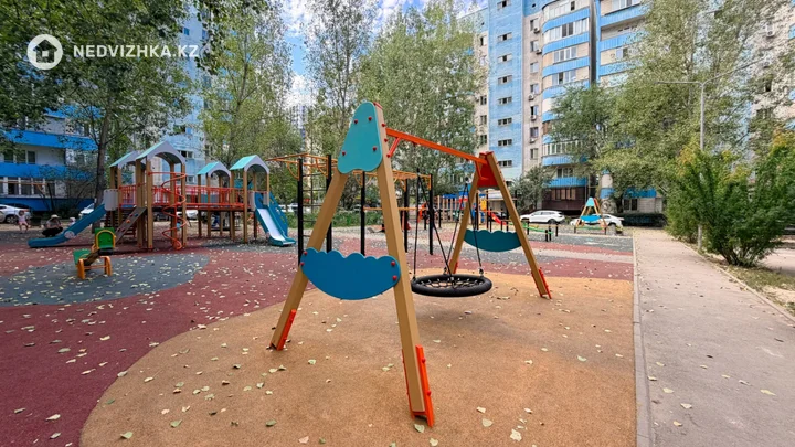3-комнатная квартира, этаж 4 из 9, 93 м², фотография 2