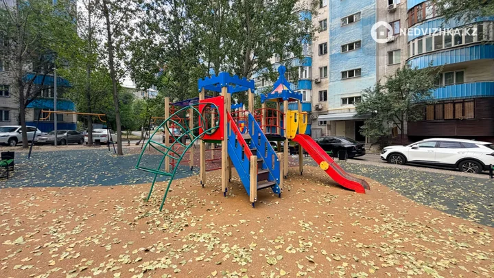 3-комнатная квартира, этаж 4 из 9, 93 м², фотография 4