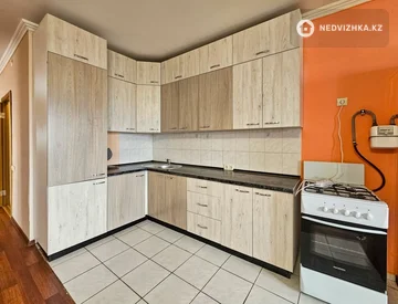 3-комнатная квартира, этаж 9 из 10, 147 м², миниатюра 1