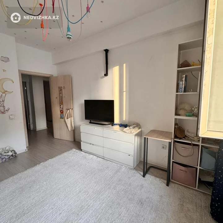 3-комнатная квартира, этаж 6 из 9, 87 м², фотография 2