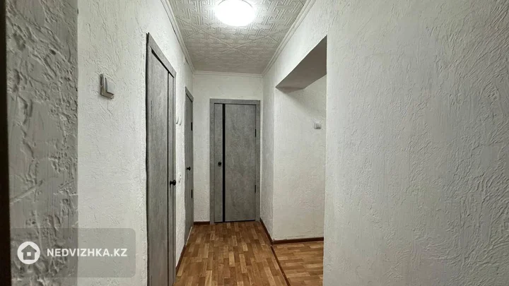 2-комнатная квартира, этаж 2 из 3, 54 м², фотография 3