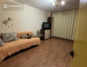 3-комнатная квартира, этаж 1 из 9, 64 м², миниатюра 2
