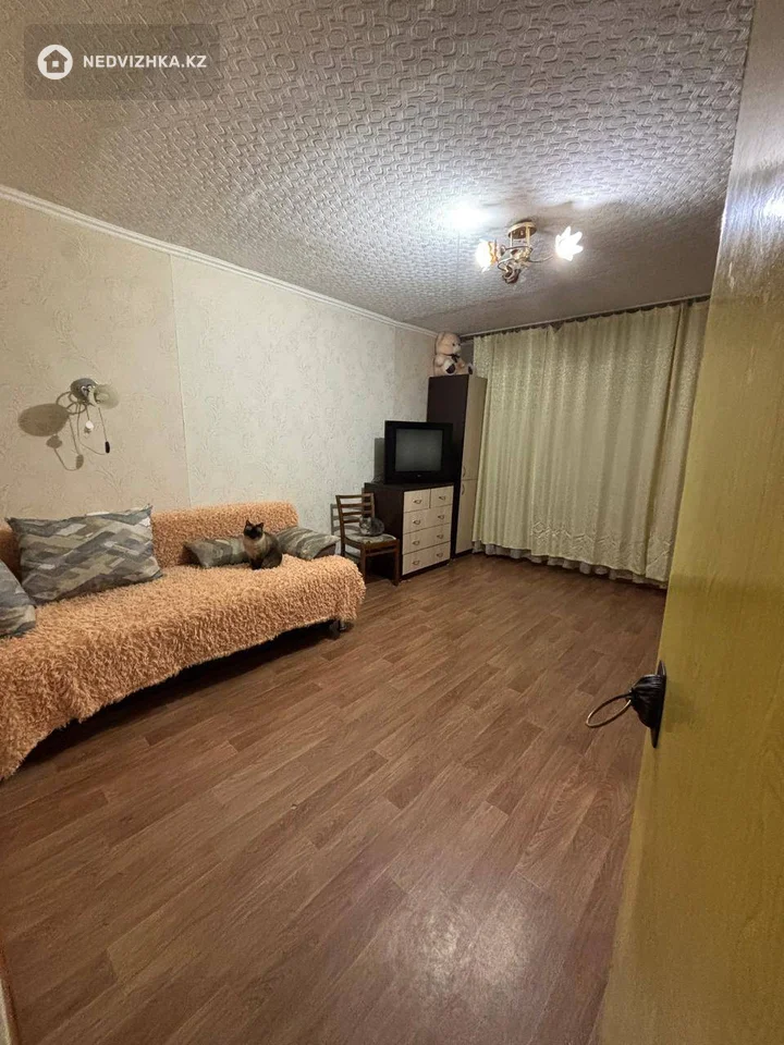 3-комнатная квартира, этаж 1 из 9, 64 м², фотография 2