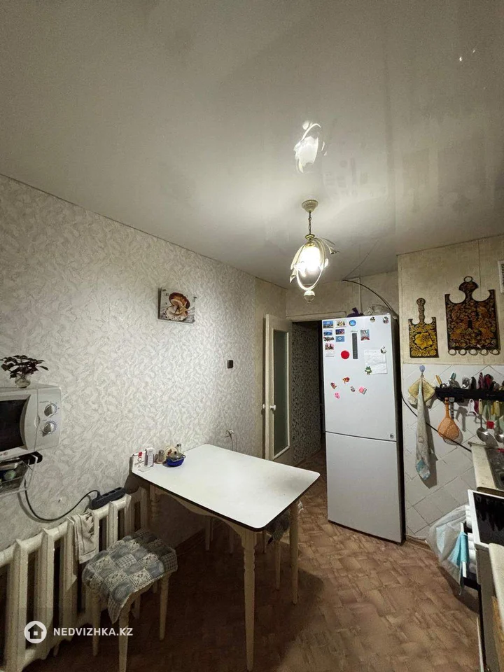 3-комнатная квартира, этаж 1 из 9, 64 м², фотография 5