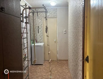 3-комнатная квартира, этаж 1 из 9, 64 м², миниатюра 8