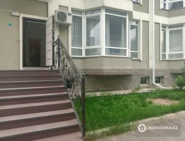 5-комнатная квартира, этаж 1 из 3, 175 м², миниатюра 2