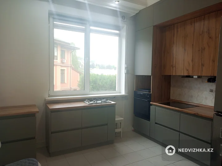 5-комнатная квартира, этаж 1 из 3, 175 м², фотография 4
