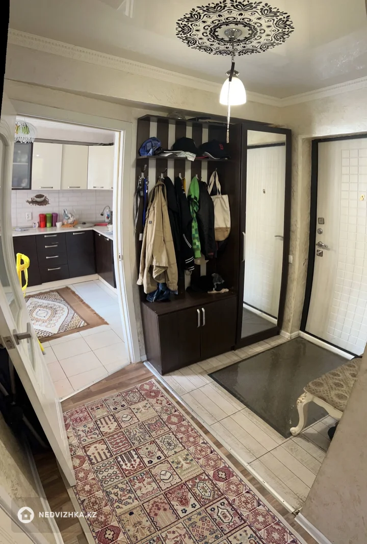 2-комнатная квартира, этаж 3 из 5, 62 м², фотография 2