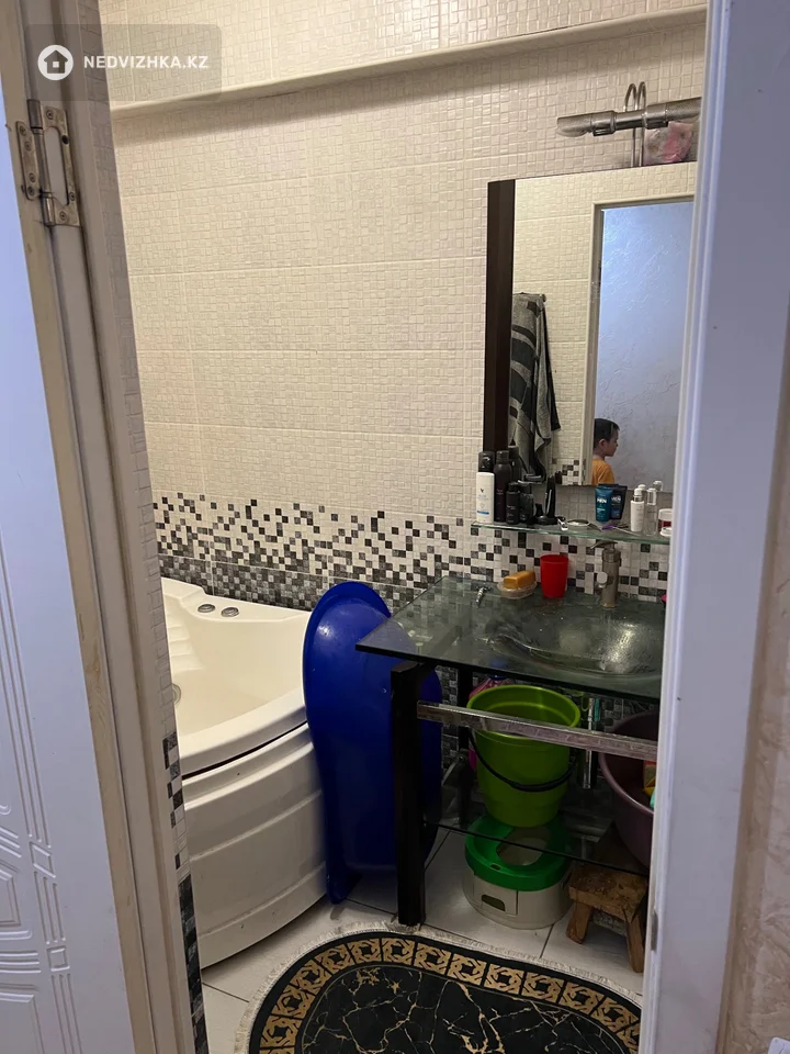 2-комнатная квартира, этаж 3 из 5, 62 м², фотография 4