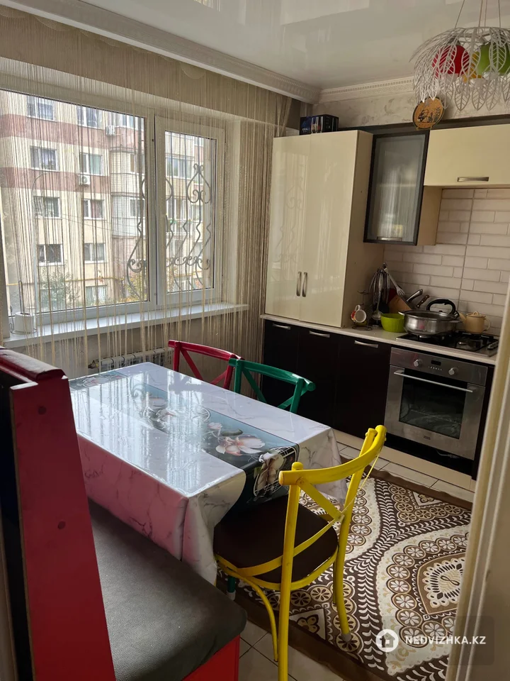2-комнатная квартира, этаж 3 из 5, 62 м², фотография 5