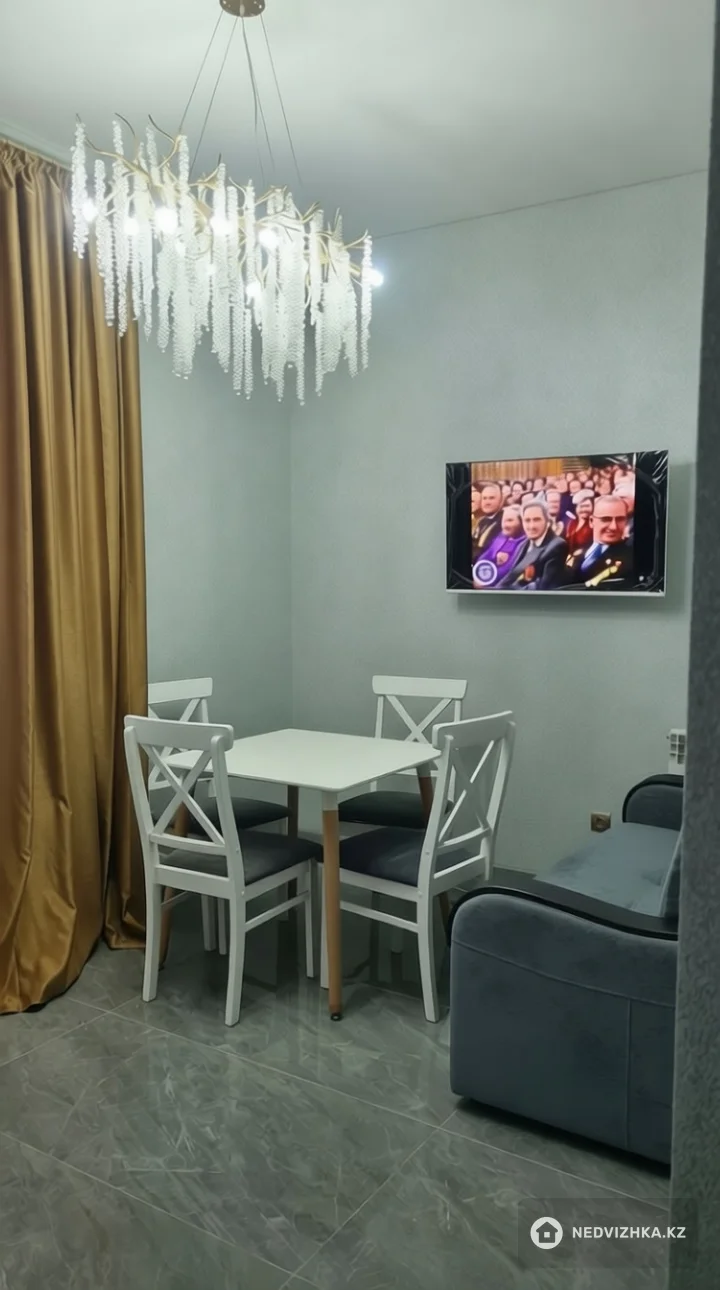 2-комнатная квартира, этаж 3 из 10, 45 м², На длительный срок, фотография 2