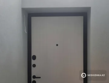 2-комнатная квартира, этаж 3 из 10, 45 м², На длительный срок, миниатюра 10
