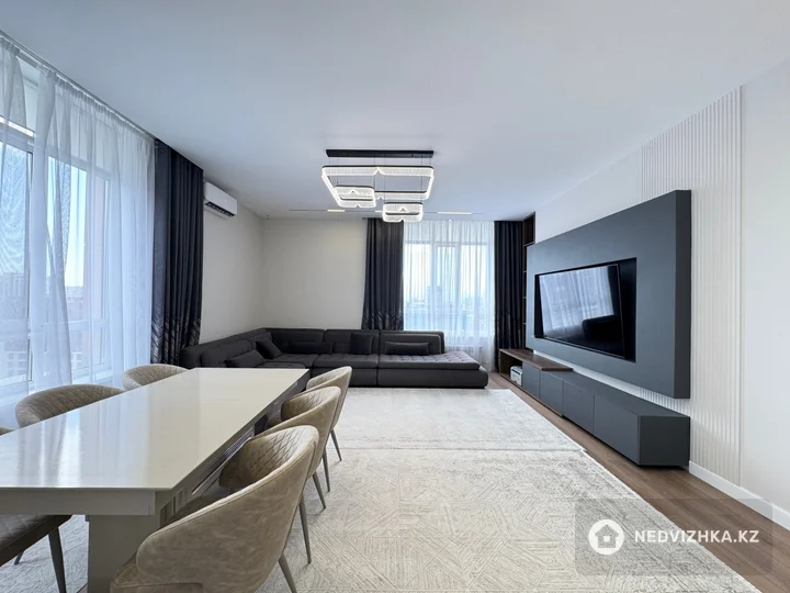 4-комнатная квартира, этаж 15 из 17, 137 м², фотография 3