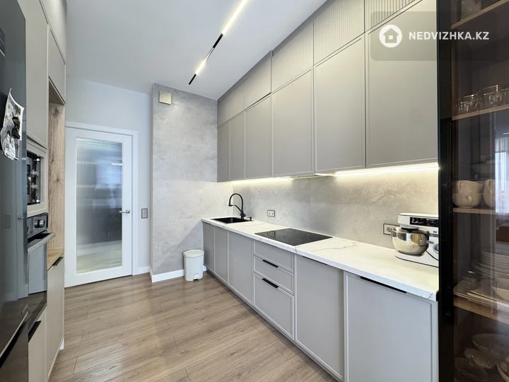 4-комнатная квартира, этаж 15 из 17, 137 м², фотография 4